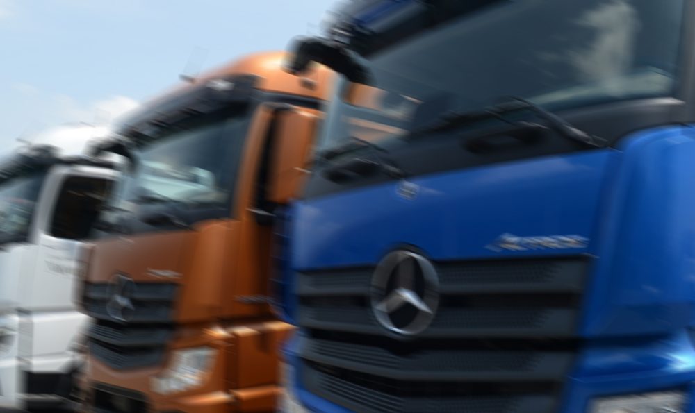 Mercedes-Benz do Brasil hat einen Auftrag über 100 schwere Lkw von Transportadora Contatto, einem brasilianischen Transportunternehmen, erhalten. 

Mercedes-Benz do Brasil has received an order for 100 heavy trucks from Transportadora Contatto, a Brazilian transport company.